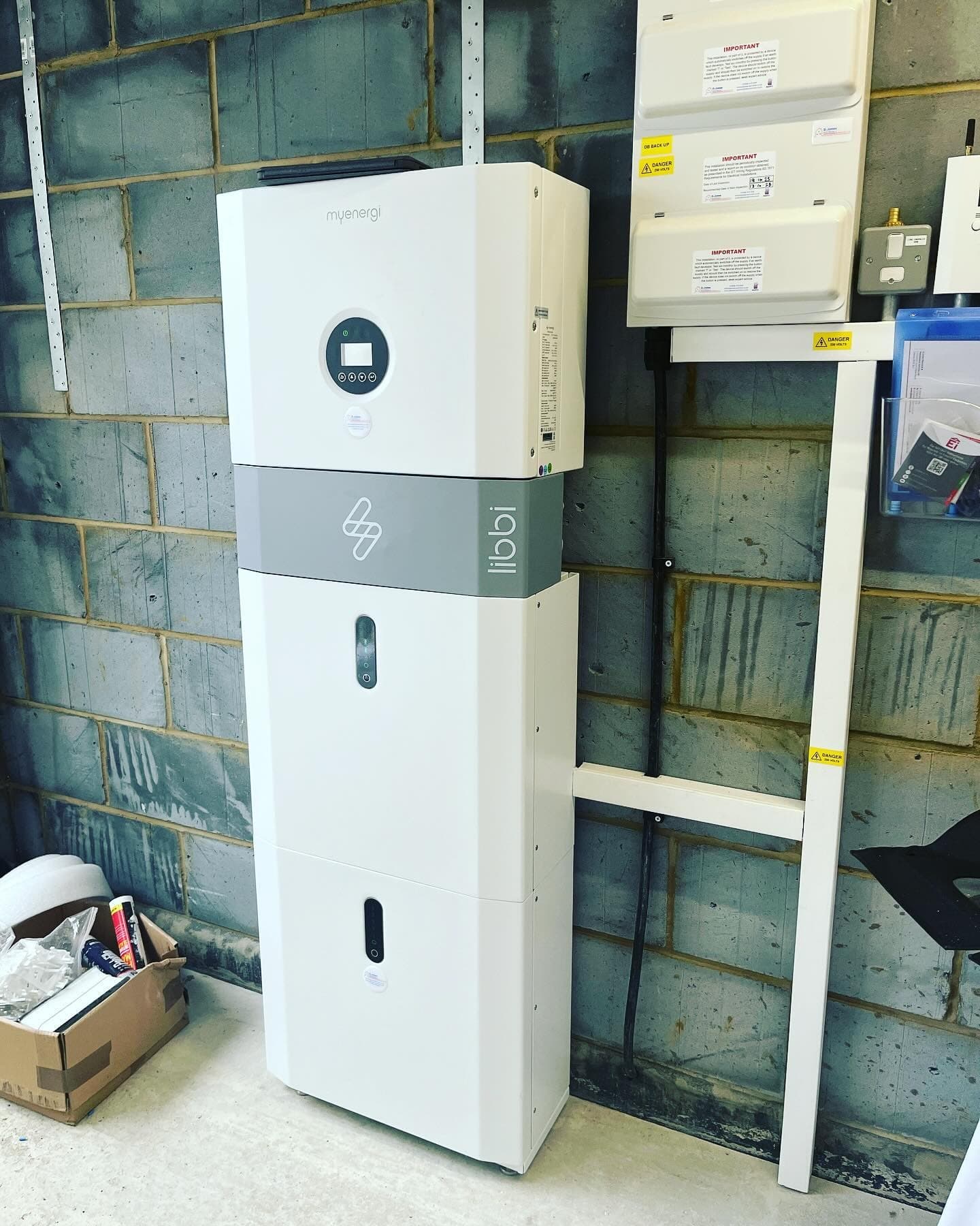 Reliable Battery Storage Systems for Modern Homes